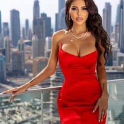 Meram Escort Suzan, grup seks hayallerinizi gerçekleştirmek için burada.